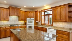 تمیز کردن کابینت چوبی