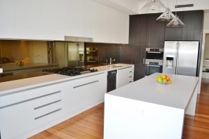 تفاوت کابینت پولیشی و پلی اورتان