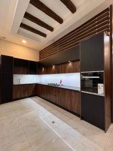 کابینت ام دی اف فرامید فوق برجسته دور رنگ ال شکل قهوه ای مشکی در سبک مدرن