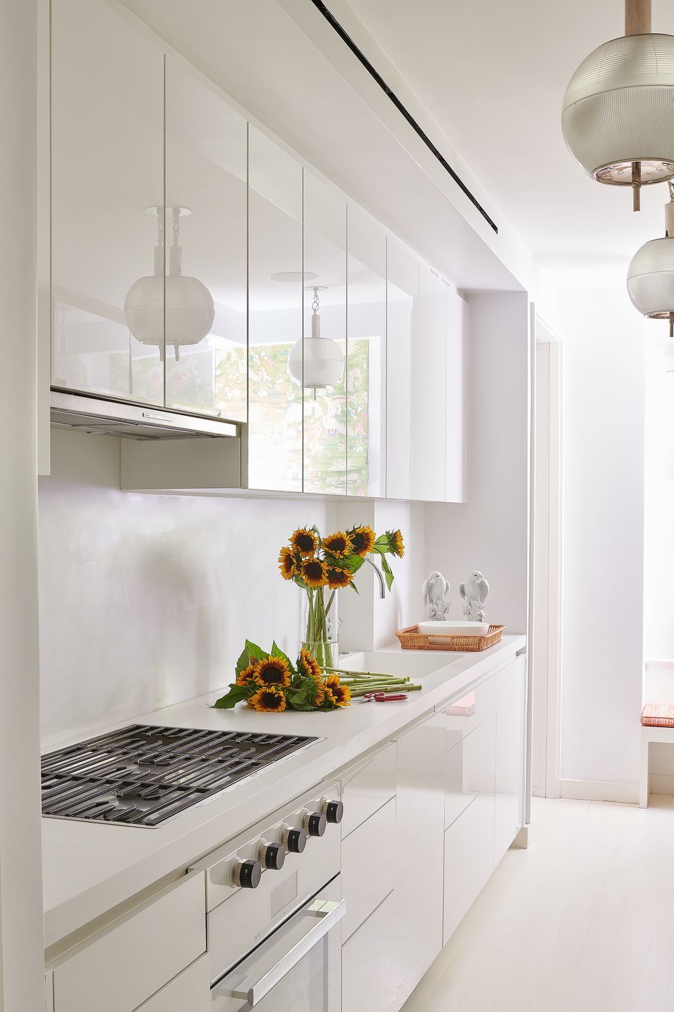 کابینت سفید براق آشپزخانه مینیمال مدرن
